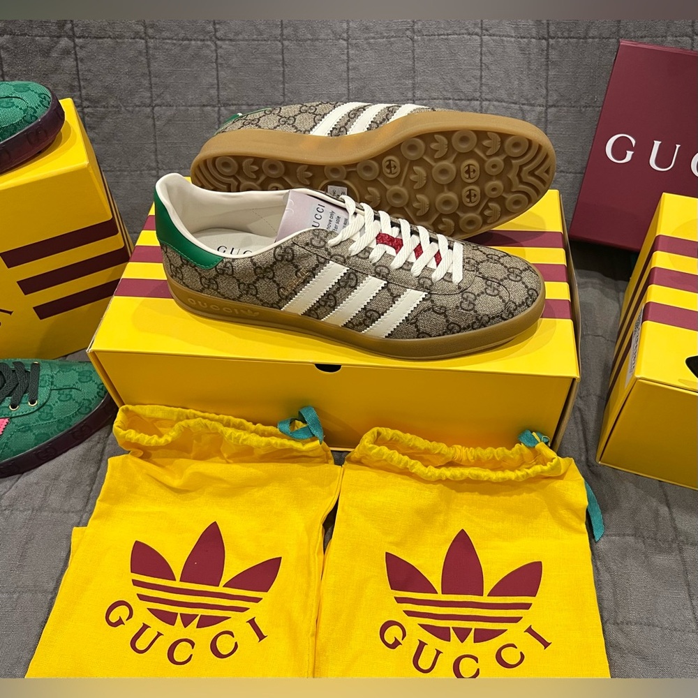 Gucci X adidas Gazelle - Beige GG Supreme Monogram - M 10 / W 11